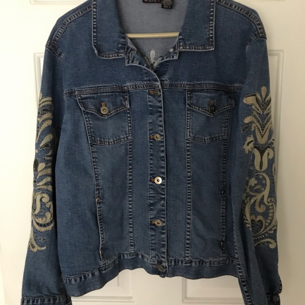 Chico’s Embroidered Denim Jacket Size 3